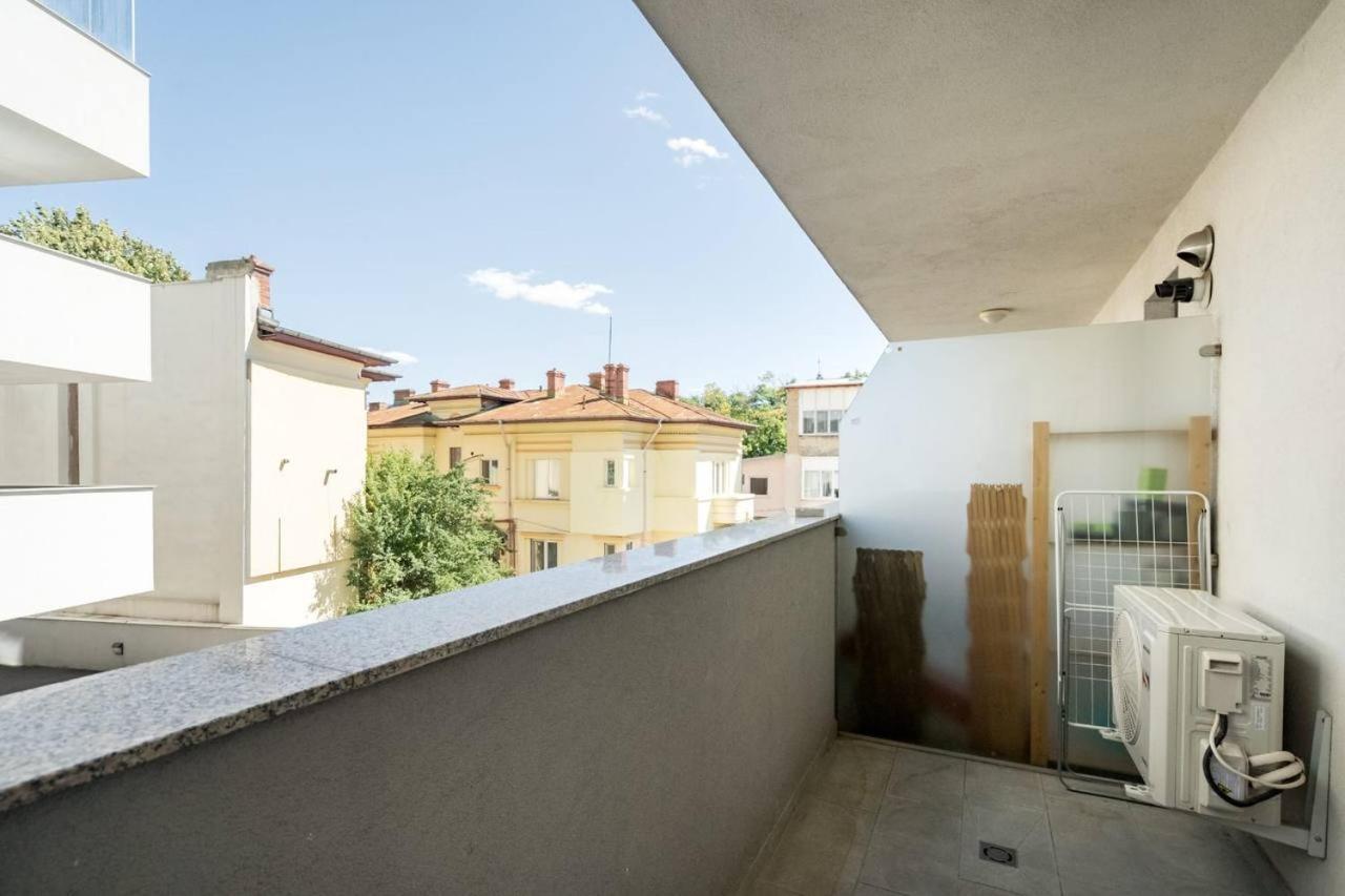 Апартаменты Carol New Building With Balcony Бухарест Экстерьер фото